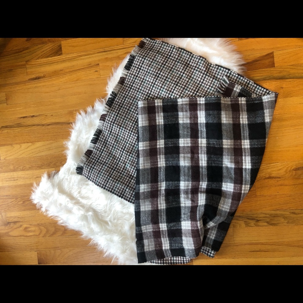 Joan Rivers houndstooth scarf/shawl
